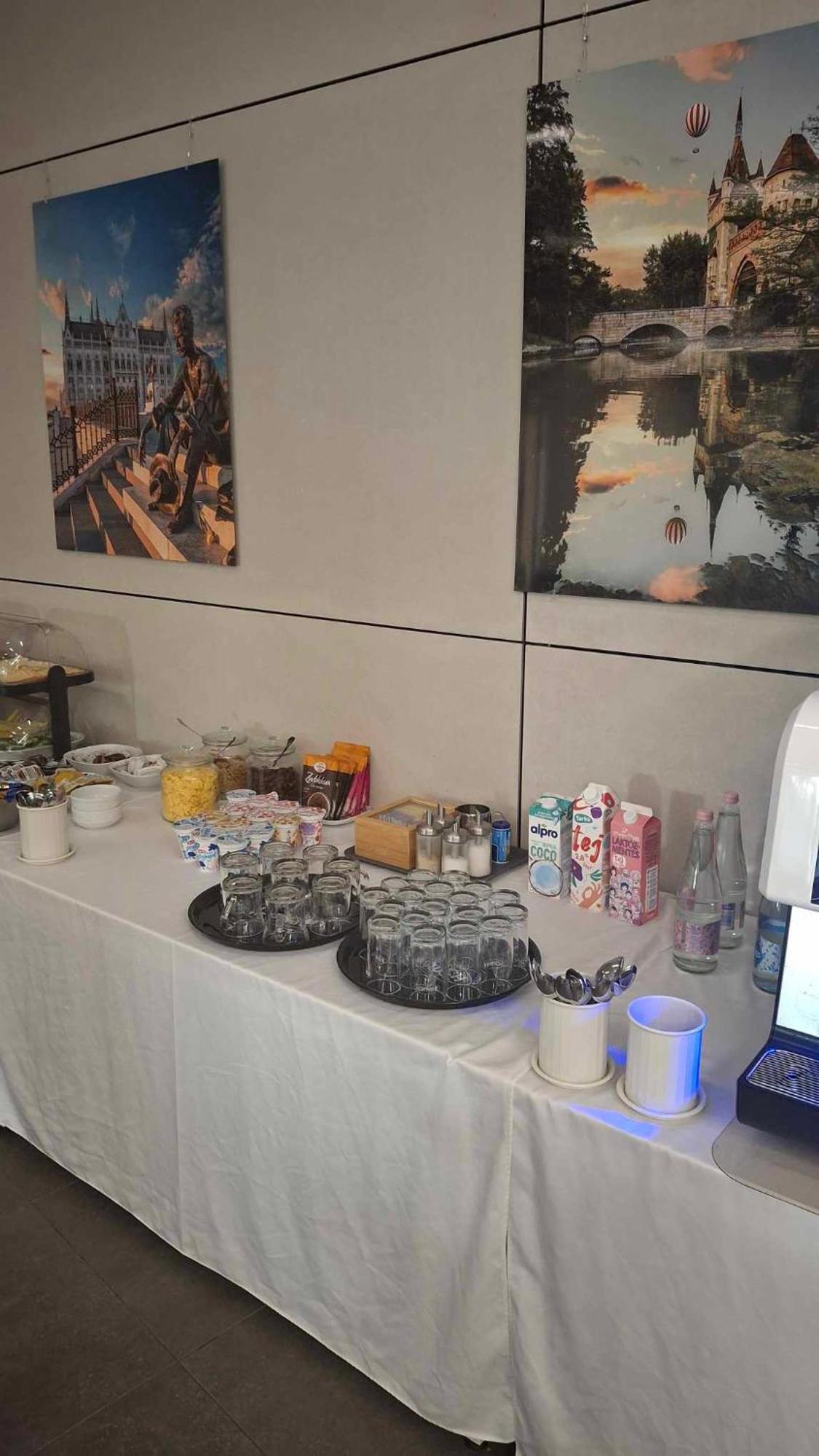 A22 Hotel Gyál Zewnętrze zdjęcie